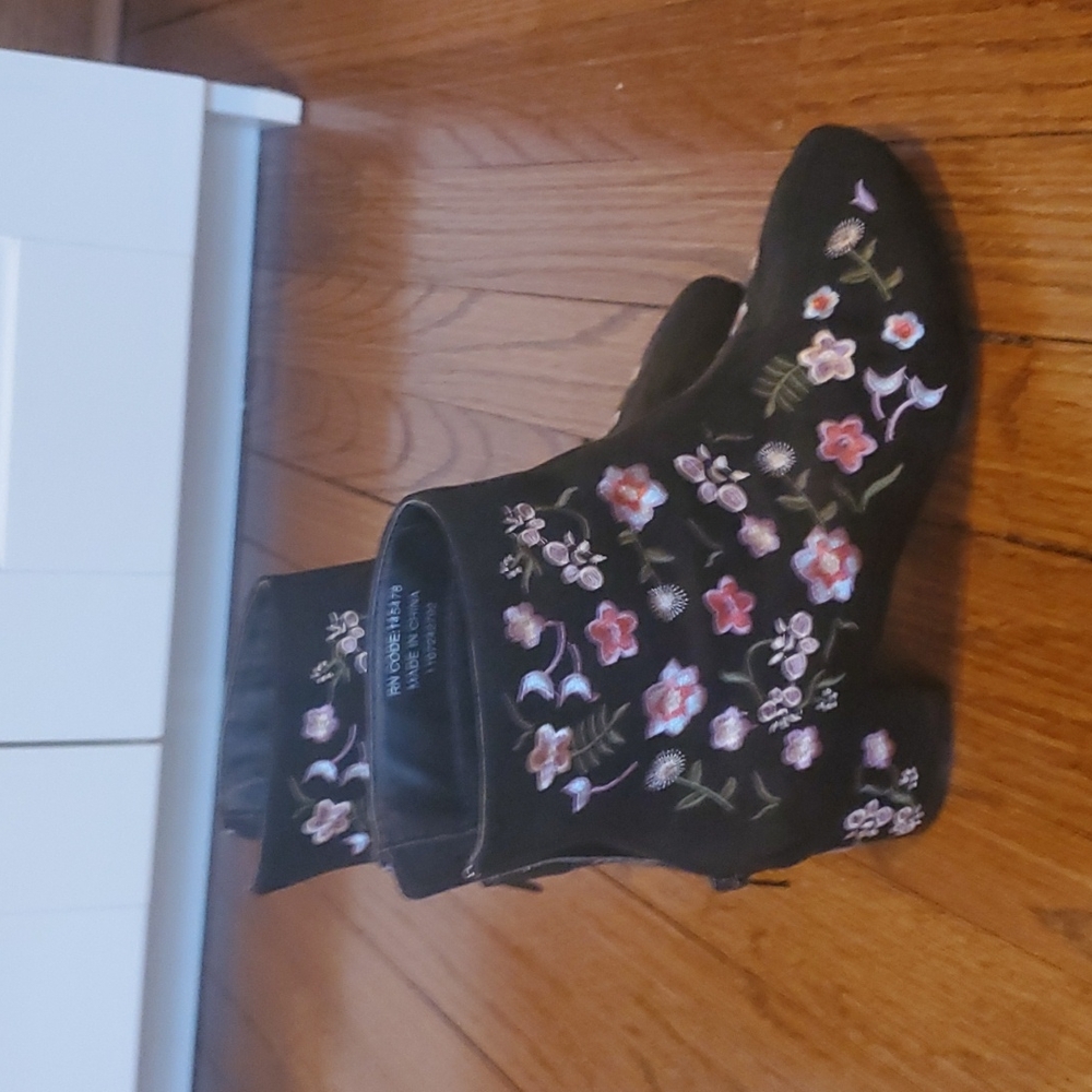 Floral Booties Size 5